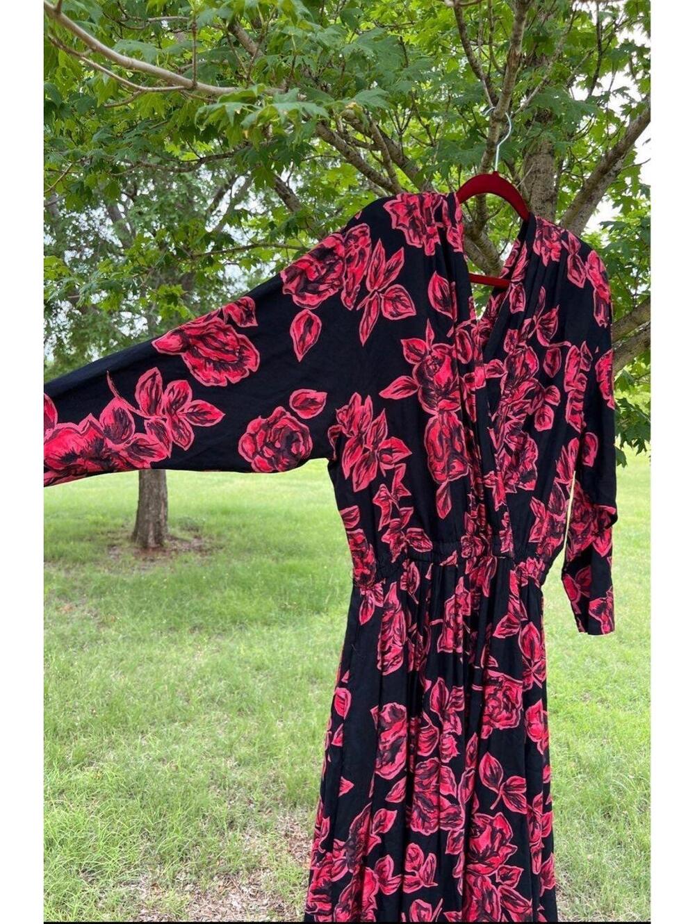 Vintage 80s Floral Deep V-neck Dress